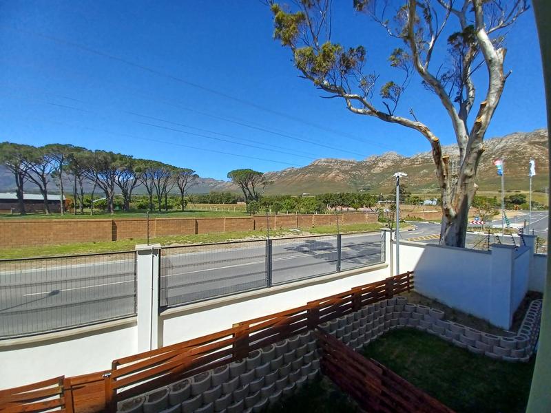1 Bedroom Property for Sale in Gordons Bay Western Cape